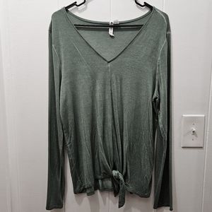 Cable & Gauge Green Long Sleeve Top with Tie Front Size Large